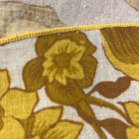 Vintage Table Napkins- Cream with Yellow and Gold Floral Print - Set of 6 - Picture 4 of 6